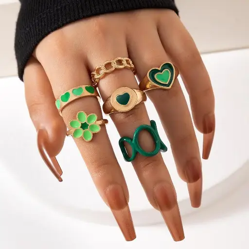 6 Pcs Set of Gold Rings with White Daisy Flower & Green Stones – Alloy Rings for Women
